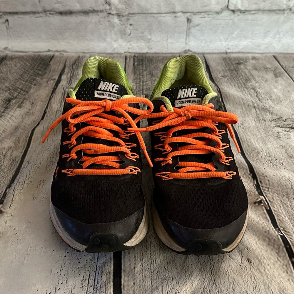 C22 Nike Zoom Pegasus 33 Black and Green Sneakers, Size Y6, Pre-owned